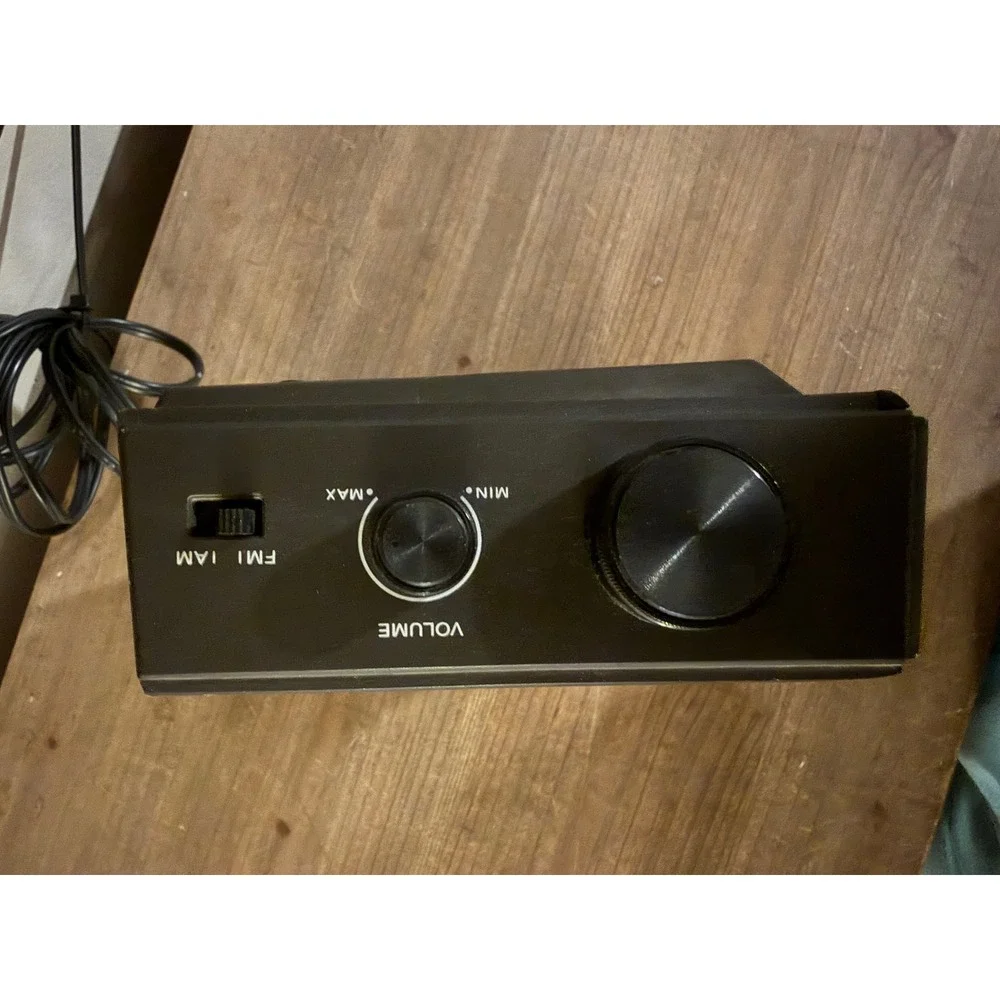 Vintage Lloyd's J202B AM FM Electronic Clock Radio Wood Grain Retro Alarm Clock